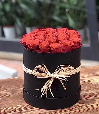 Kutuda 21 Kırmızı Gül 